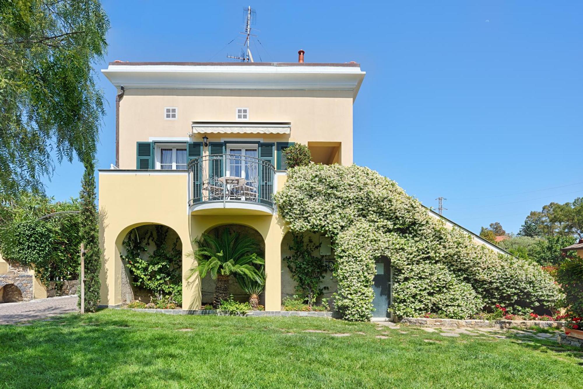 Casa Vacanze Nel Giardino Di Renzo Imperia Luaran gambar