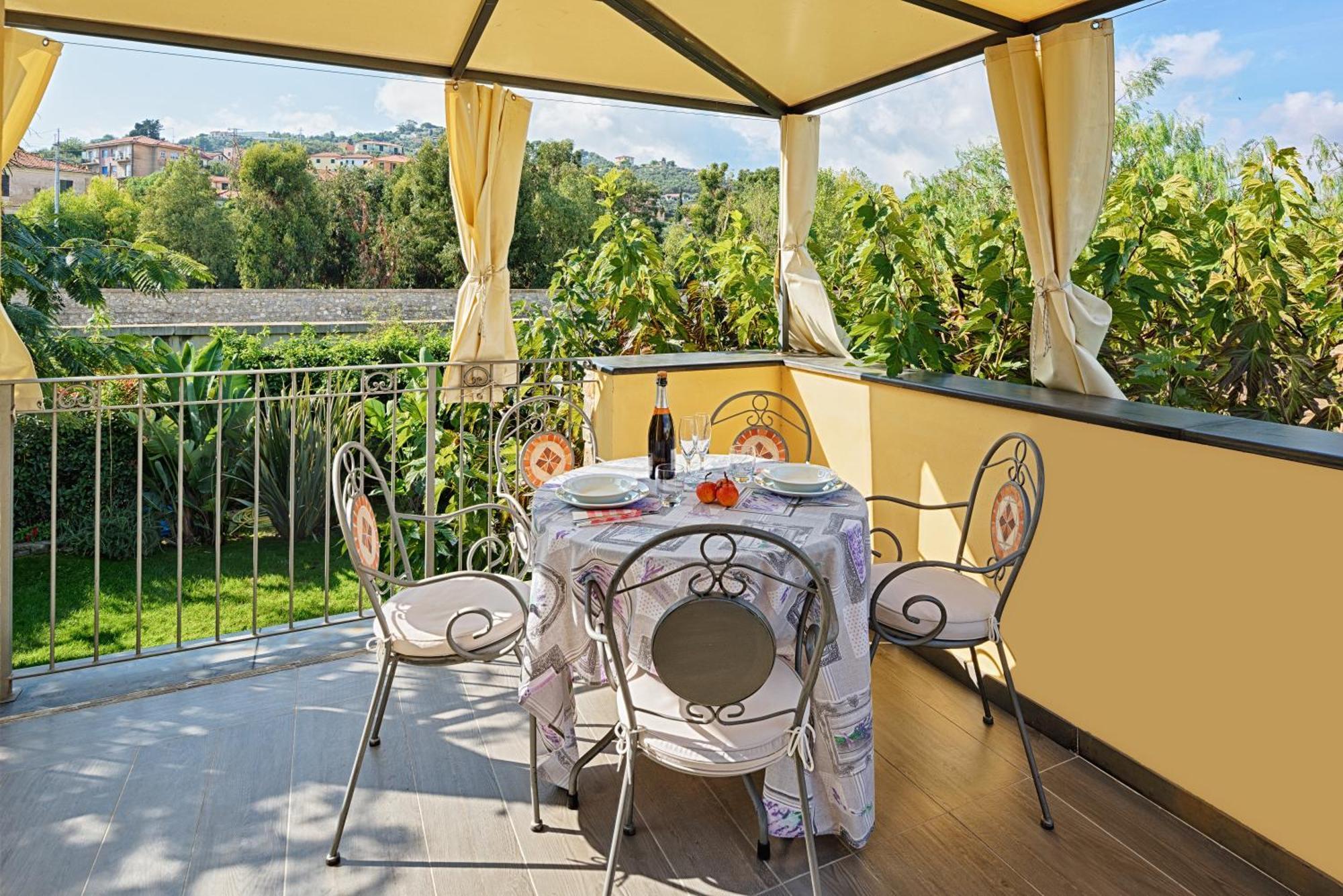 Casa Vacanze Nel Giardino Di Renzo Imperia Luaran gambar