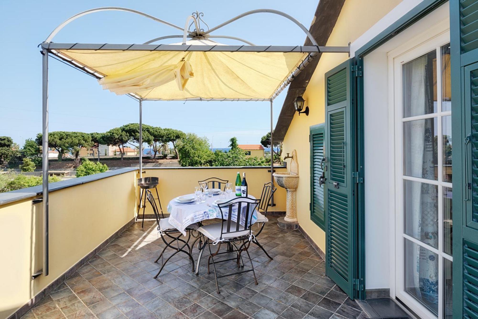 Casa Vacanze Nel Giardino Di Renzo Imperia Luaran gambar