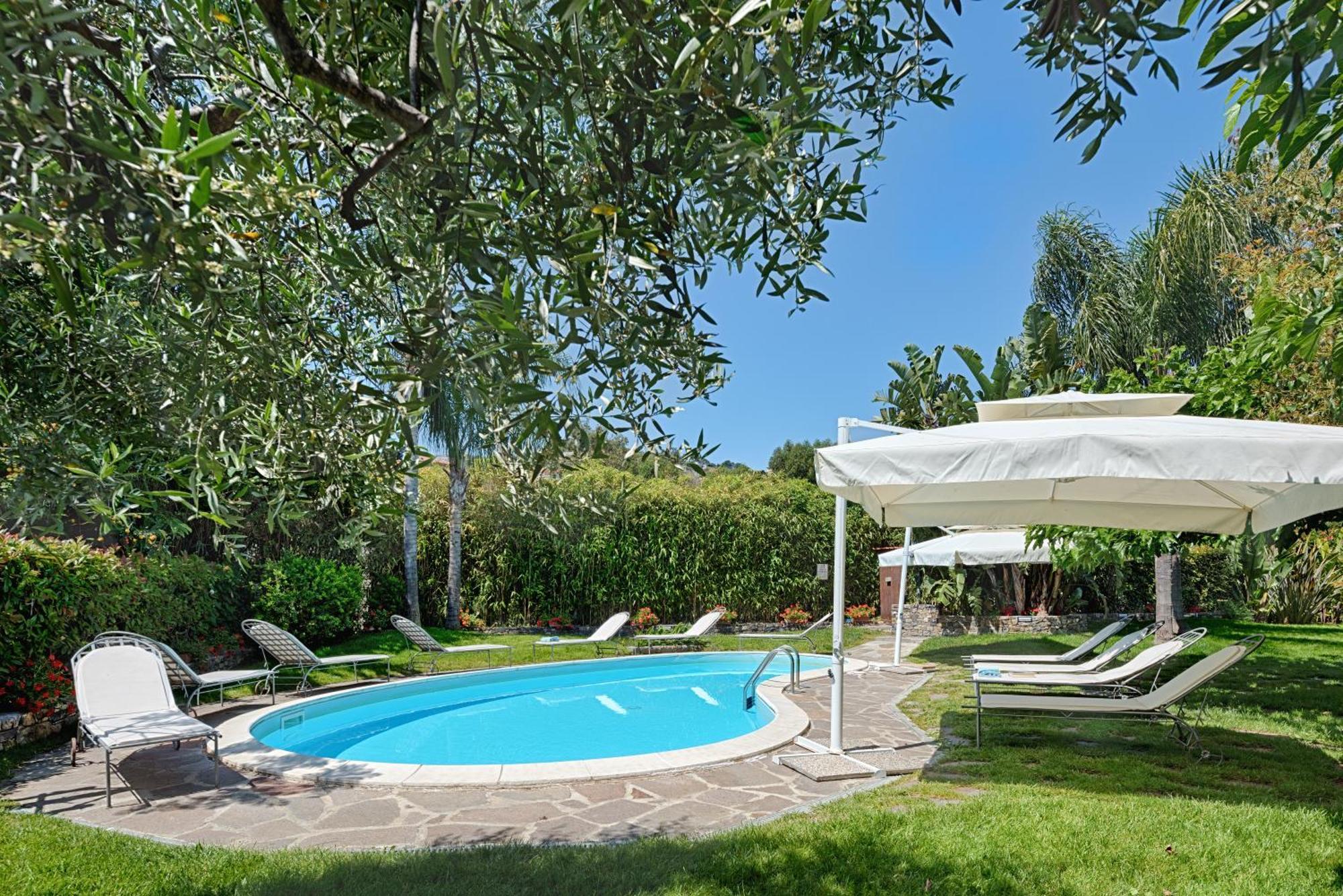 Casa Vacanze Nel Giardino Di Renzo Imperia Luaran gambar